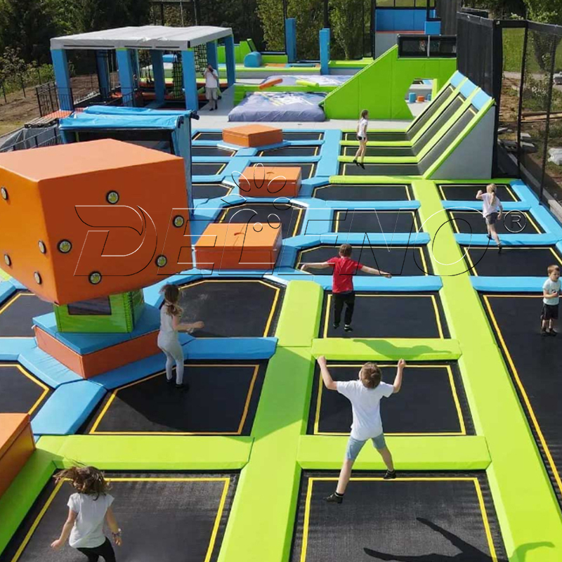 Parc de trampolines extérieur